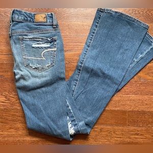 BOHO artist AE flair distressed jeans